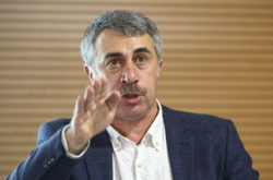 Комаровский, ранее критиковавший Зеленского, неожиданно встал на его защиту