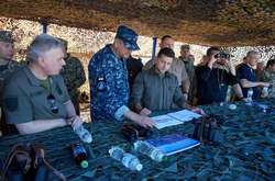 Військові й надалі будуть виконувати укази президента?