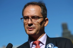  Христо Грозев надеется на ответы от Офиса президента на новые вопросы, открывшиеся после пресс-марафона Владимира Зеленского 