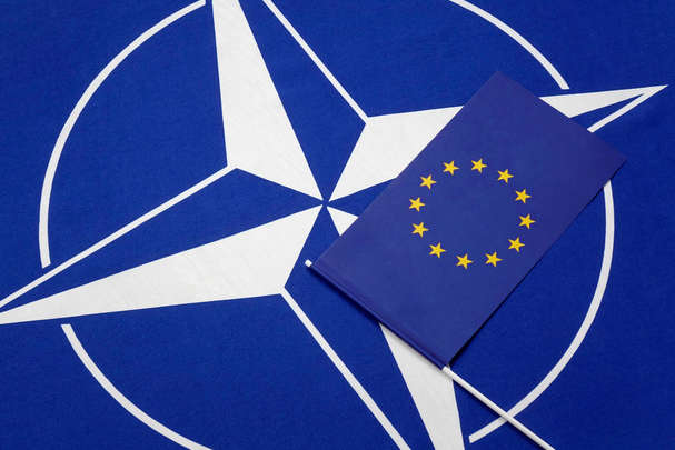 НАТО та ЄС змушені переглянути свої оборонні стратегії - ЄС та НАТО нарешті виступили єдиним фронтом у питаннях України та Білорусі