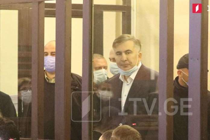 Саакашвілі вперше після затримання привезли в суд у Тбілісі 