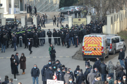 Саакашвили впервые после задержания привезли в суд в Тбилиси 