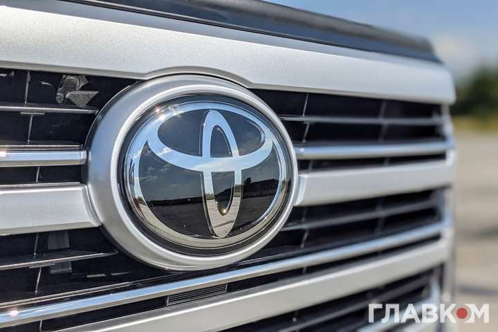 Продажі Toyota впали на 20% - Продажі найбільшого автовиробника у світі обвалилися