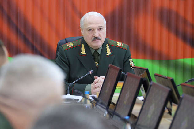 Лукашенко здивував усіх своїми погонами (фото) 