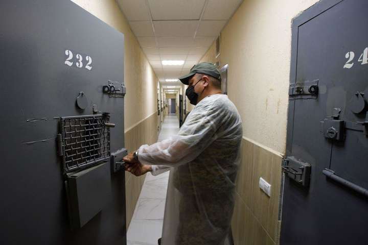 Гепатит С у в'язницях: Центр охорони здоров’я завищував ціни на ліки