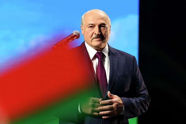 Лукашенко визнав Крим «де-юре російським»