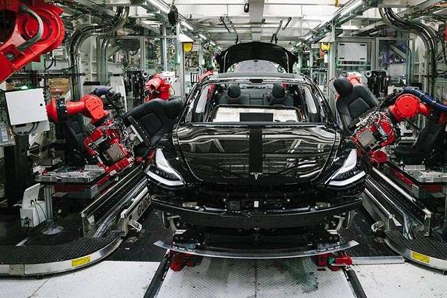 Tesla запускает производство электрокаров в Германии