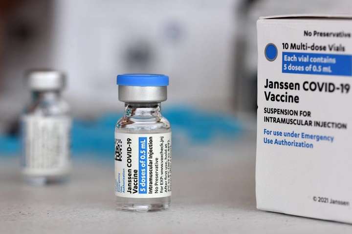 Словенія відмовилася від вакцини Johnson&Johnson після смерті молодої дівчини