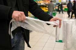 Пластикові пакети у магазинах стануть платними з 10 грудня