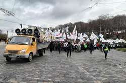 Протестувальники рушили на Банкову під пісню «Кварталу 95» (фото, відео)