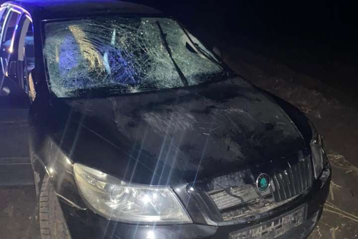 На Київщині п’яний водій збив трьох людей і втік з місця ДТП (фото)