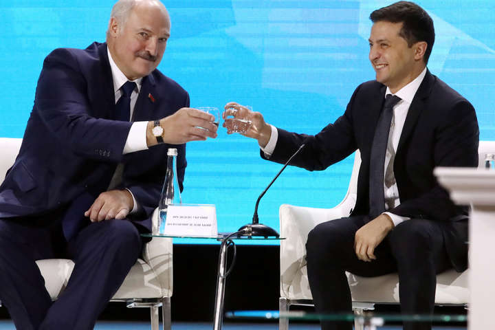 Лукашенко про Зеленського: Володя виявився абсолютно випадковою людиною у політиці