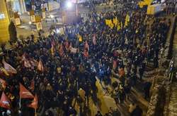  Люди вийшли, щоб продемонструвати свою незгоду 