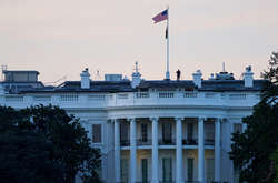 У США заявили, що обговорюватимуть обмеження перельотів через штам «омікрон»