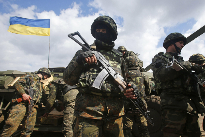 Сутки на Донбассе: в результате обстрелов боевиков погиб украинский военный 