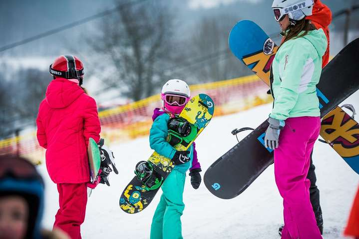 Минздрав усилил правила карантина для горнолыжных курортов: что изменилось 