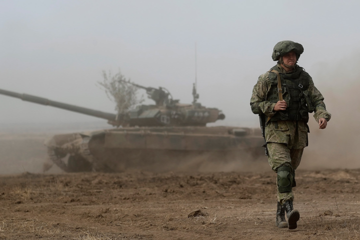 Путин стянул к украинским границам более 94 тысяч военных