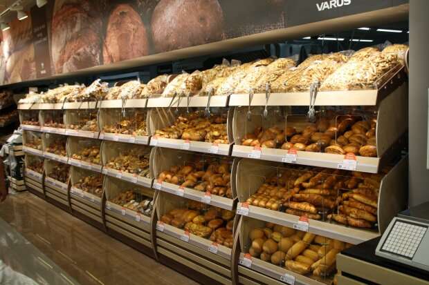Пекарі скаржаться на супермаркети, які накручують ціни на хліб