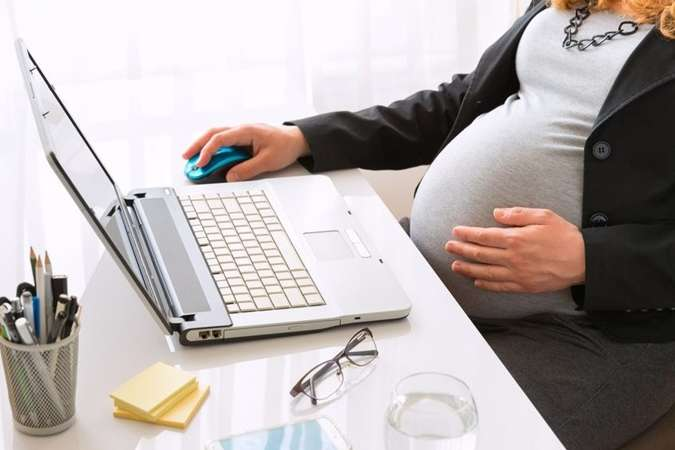 Правительство планирует запретить увольнять беременных 