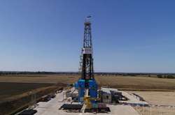 Свердловина має вертикальний профіль та глибину 4 150 м