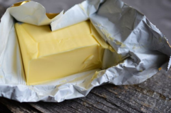  Если масло твердое, скорее всего перед вами качественный продукт 