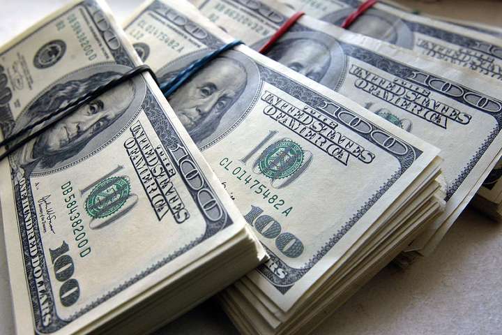 Долар стрімко росте. Курс валют на 6 грудня