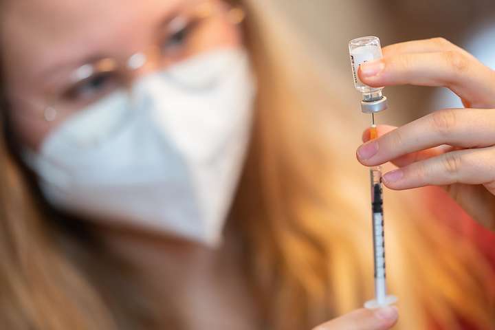 В Австрії введуть штрафи за відмову від вакцинації: від 600 до 3600 євро