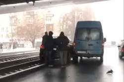 ДТП паралізувала рух трамваїв швидкісної лінії (відео)