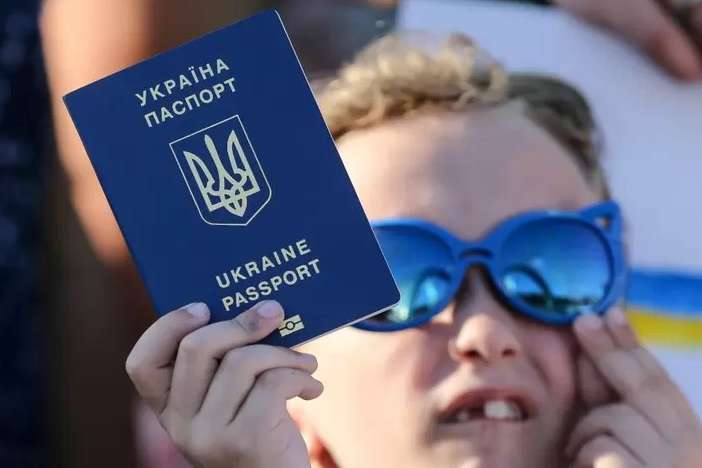 Зеленський вніс у Раду законопроєкт про економічний паспорт українця