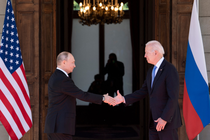 Украинцы обратились к Байдену перед его разговором с Путиным
