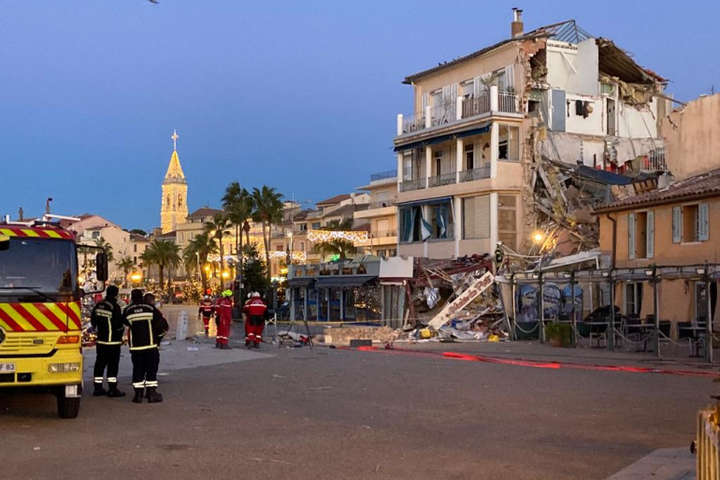 У Франції внаслідок вибуху обвалився будинок: під завалами люди (відео)