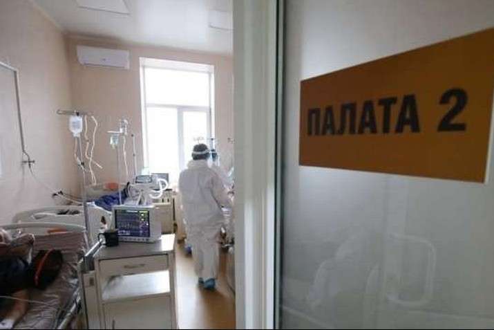 Коронавірус в Україні: за добу 9,3 тис. нових хворих, 450 осіб померли