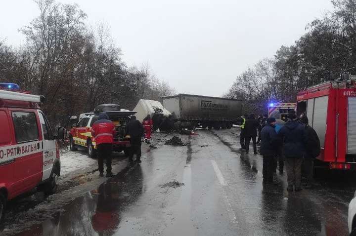 На Чернігівщині оголошено жалобу за загиблими у масштабній ДТП