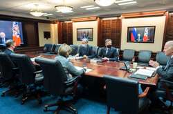  Президент США Джо Байден разом із членами своєї адміністрації провів переговори в режимі відеоконференції із президентом РФ Володимиром Путіним 