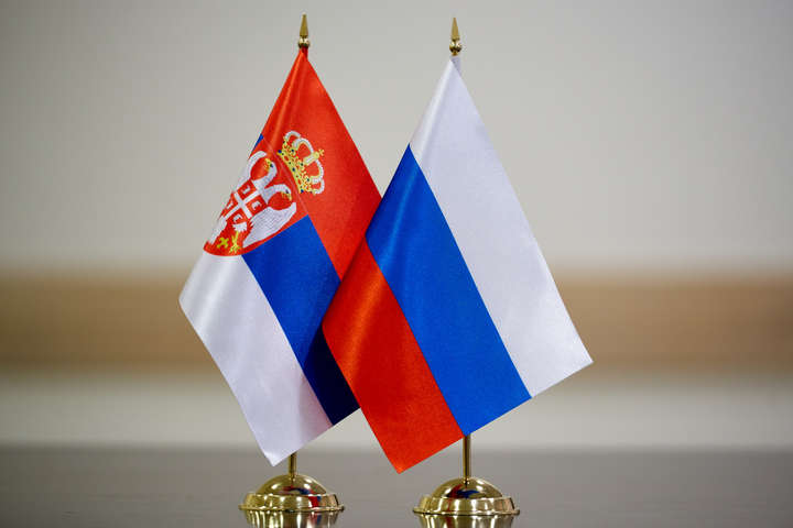 Сербские власти готовы сразу вставать на задние лапки перед большим братом из Кремля