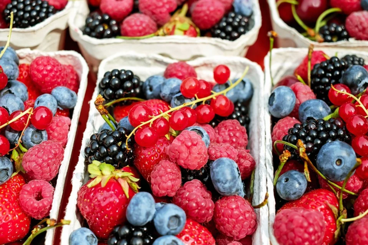 Эксперт сообщил, какие ягоды и фрукты выгодно выращивать в Украине