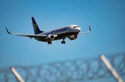 Як Лукашенко садив літак Ryanair. Білоруський диспетчер втік з країни і розкрив правду