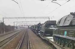 Міноборони РФ перекинуло за 250 км до кордону України танки та «Буки» (відео)