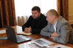 Юрій Бучко та  Георгій Зубков  обговорювали спорудження льдових арен в області  