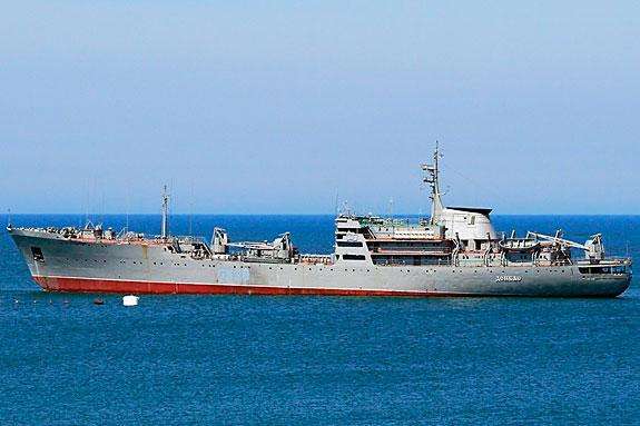 Росія заявила, що український корабель прямує в бік Керченської протоки: вимагають змінити курс