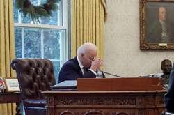  Президент США Байден під час розмови з президентом України Володимиром Зеленським 9 грудня 2021 