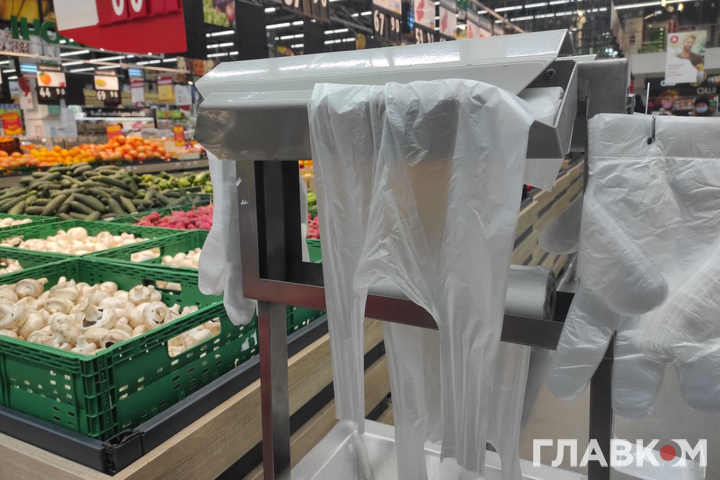 Пластикові пакети під забороною. Як виконують закон київські магазини?