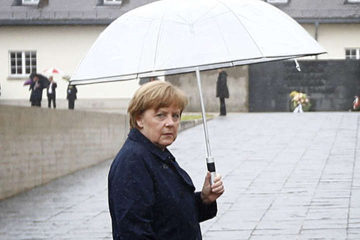 ЗМІ дізналися, як Меркель провела перший день на пенсії (фото)