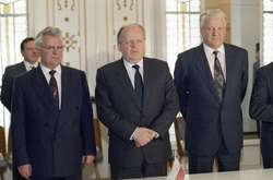 Тридцять років ратифікації Біловезької угоди. Як це було