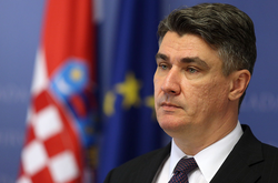 Президент Хорватии назвал визит премьера в Украину «чистым шарлатанством»