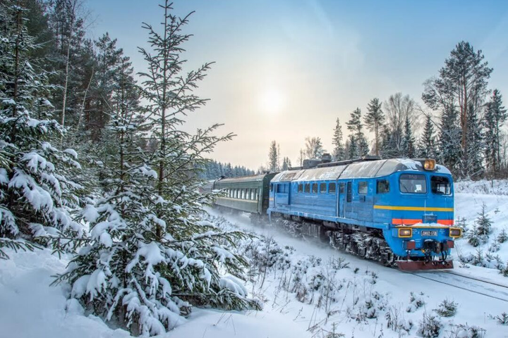 «Укрзализныця» назначила дополнительные поезда на праздники: расписание