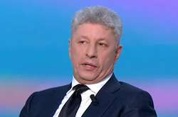 Політика все ж змусили відповісти на запитання