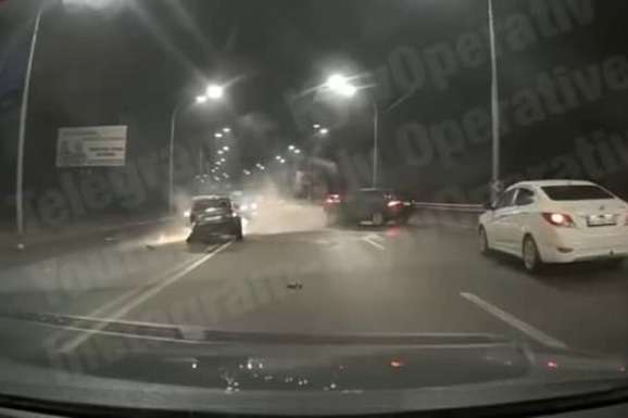У Києві сталася ДТП за участю п'яти авто (відео)