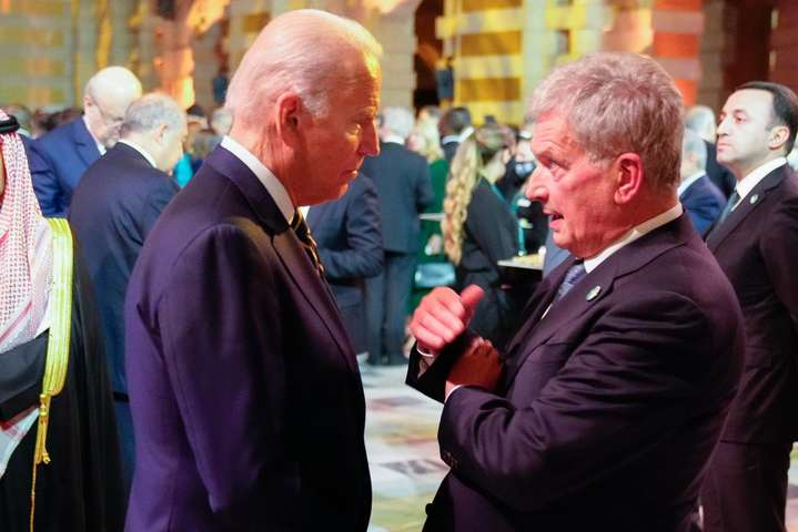 Президенты США и Финляндии обсудили ситуацию в Украине 