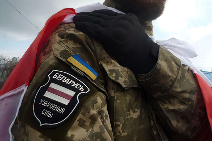 Нардепи спростили надання громадянства іноземним захисникам України